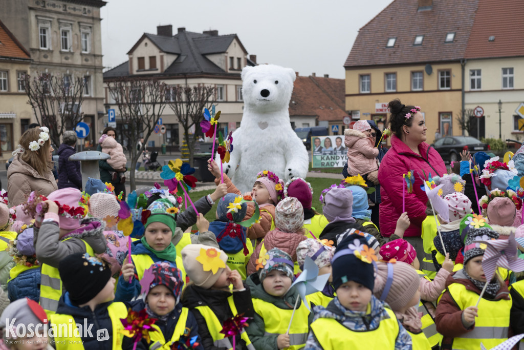 Przedszkolaki w Śmiglu powitały wiosnę