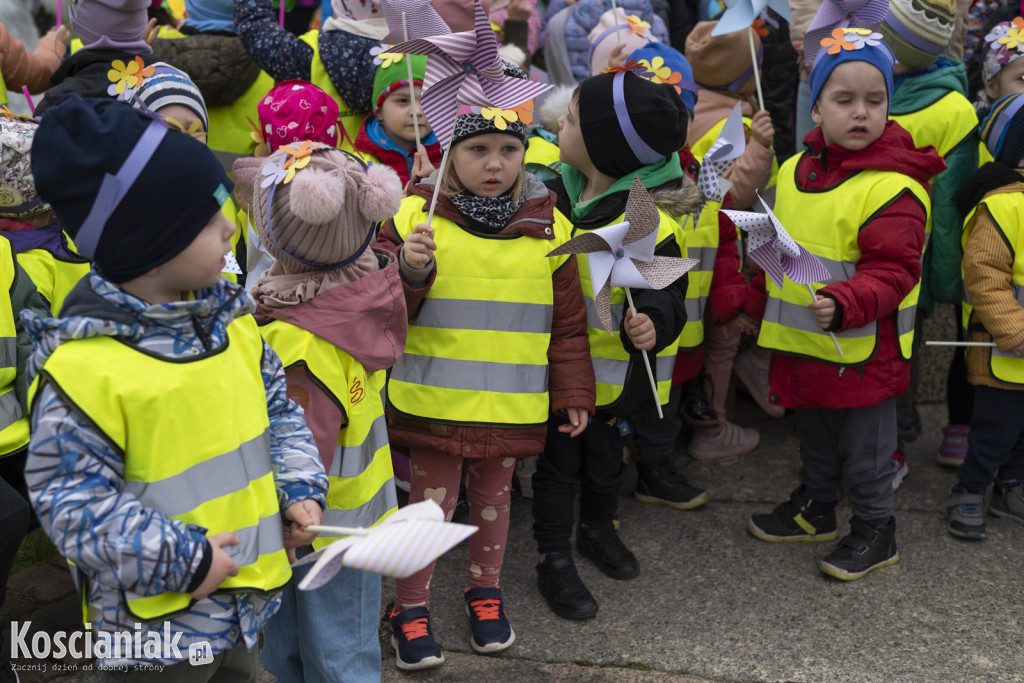 Przedszkolaki w Śmiglu powitały wiosnę