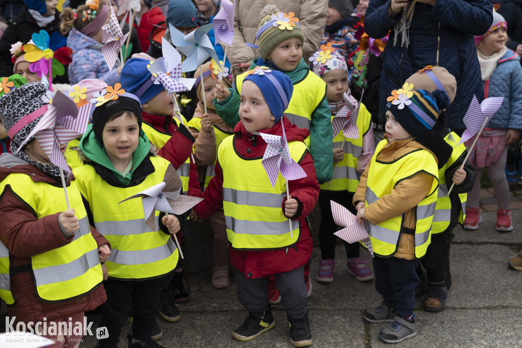 Przedszkolaki w Śmiglu powitały wiosnę