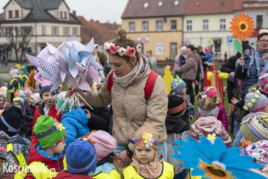 Przedszkolaki w Śmiglu powitały wiosnę