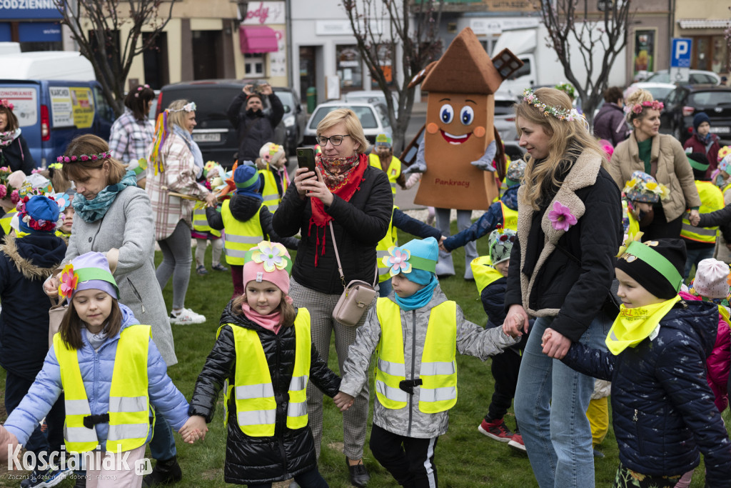 Przedszkolaki w Śmiglu powitały wiosnę