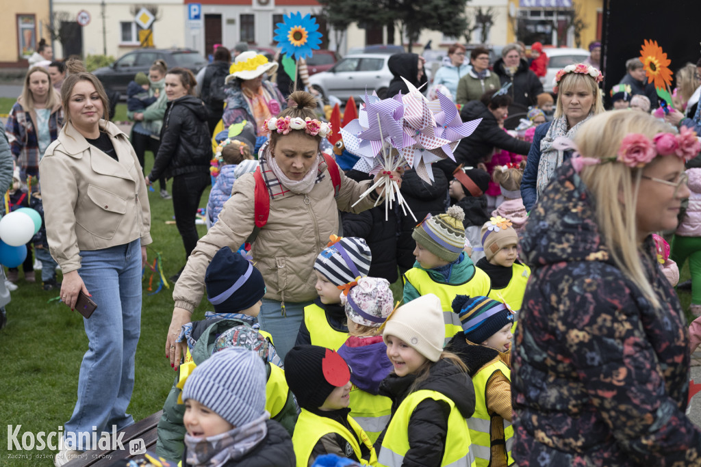 Przedszkolaki w Śmiglu powitały wiosnę