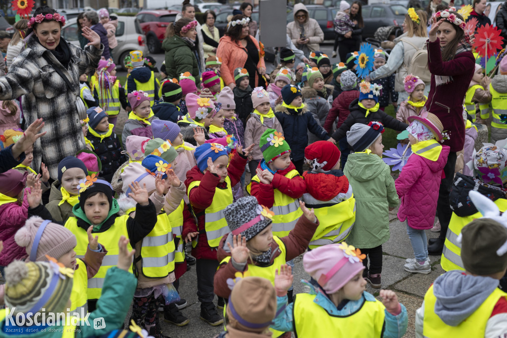 Przedszkolaki w Śmiglu powitały wiosnę