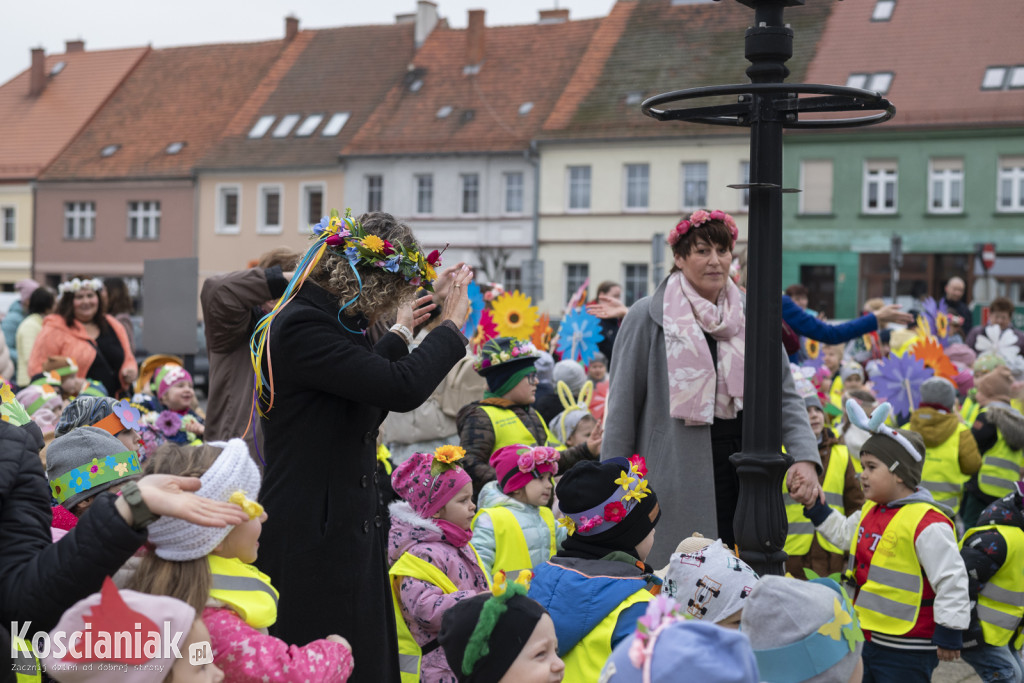 Przedszkolaki w Śmiglu powitały wiosnę
