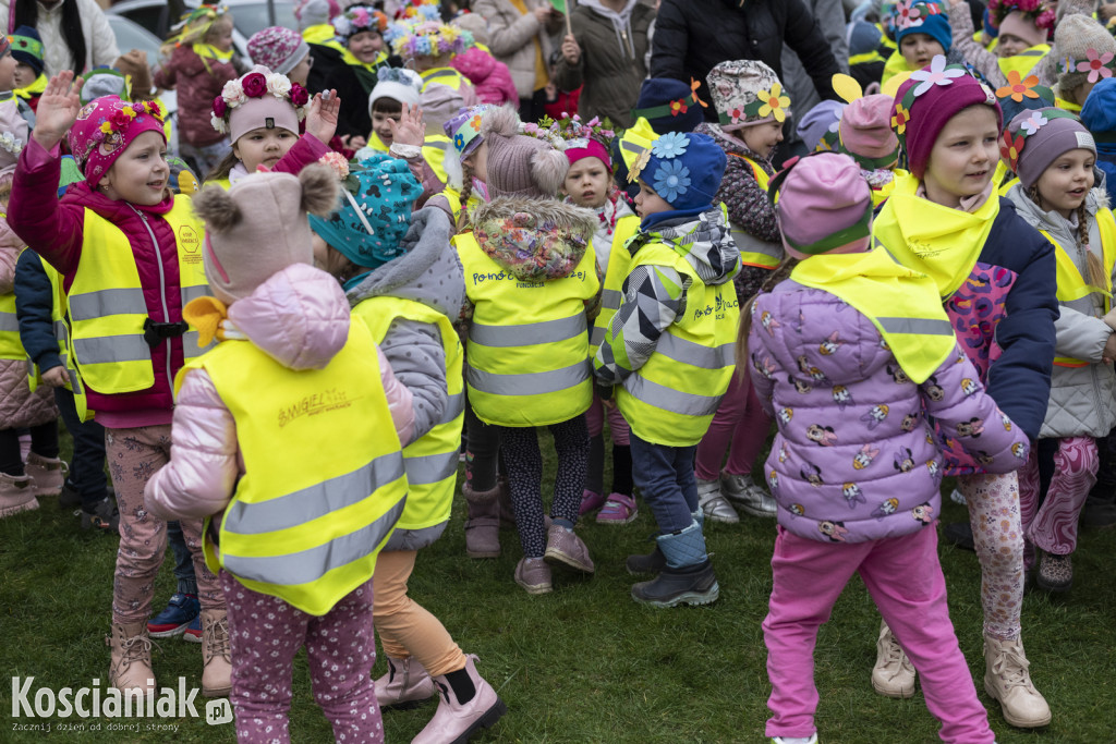 Przedszkolaki w Śmiglu powitały wiosnę