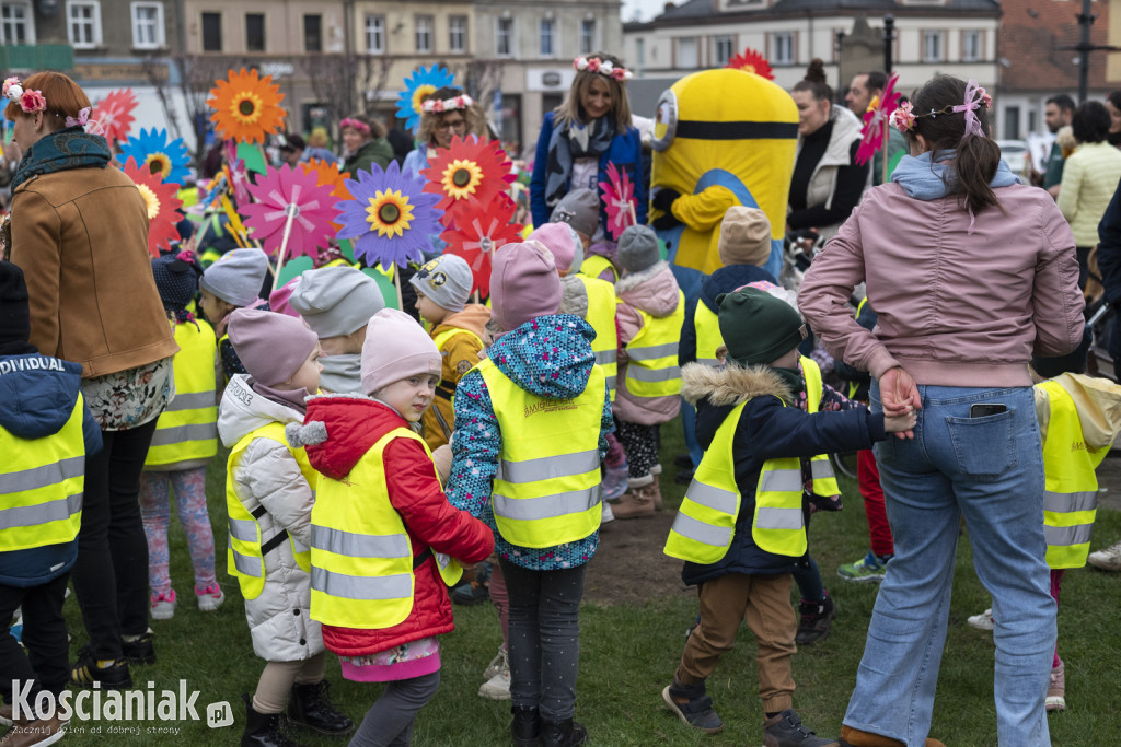 Przedszkolaki w Śmiglu powitały wiosnę