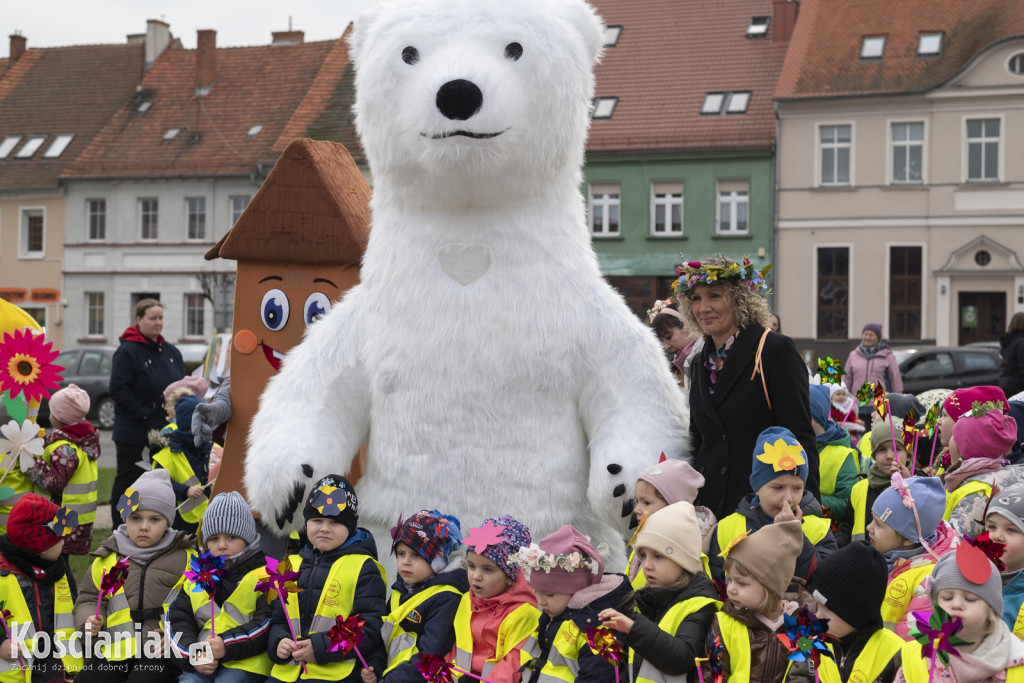 Przedszkolaki w Śmiglu powitały wiosnę