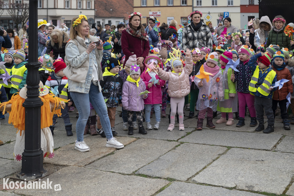 Przedszkolaki w Śmiglu powitały wiosnę
