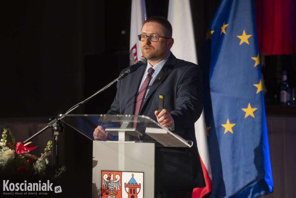 Uroczysta sesja z okazji 25-lecia powiatu