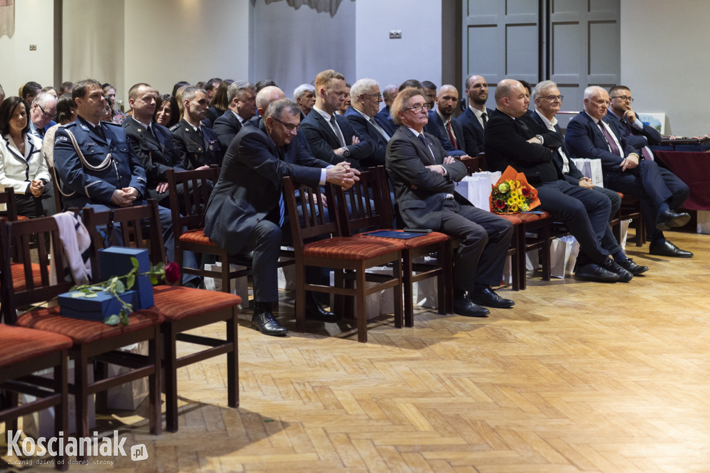 Uroczysta sesja z okazji 25-lecia powiatu