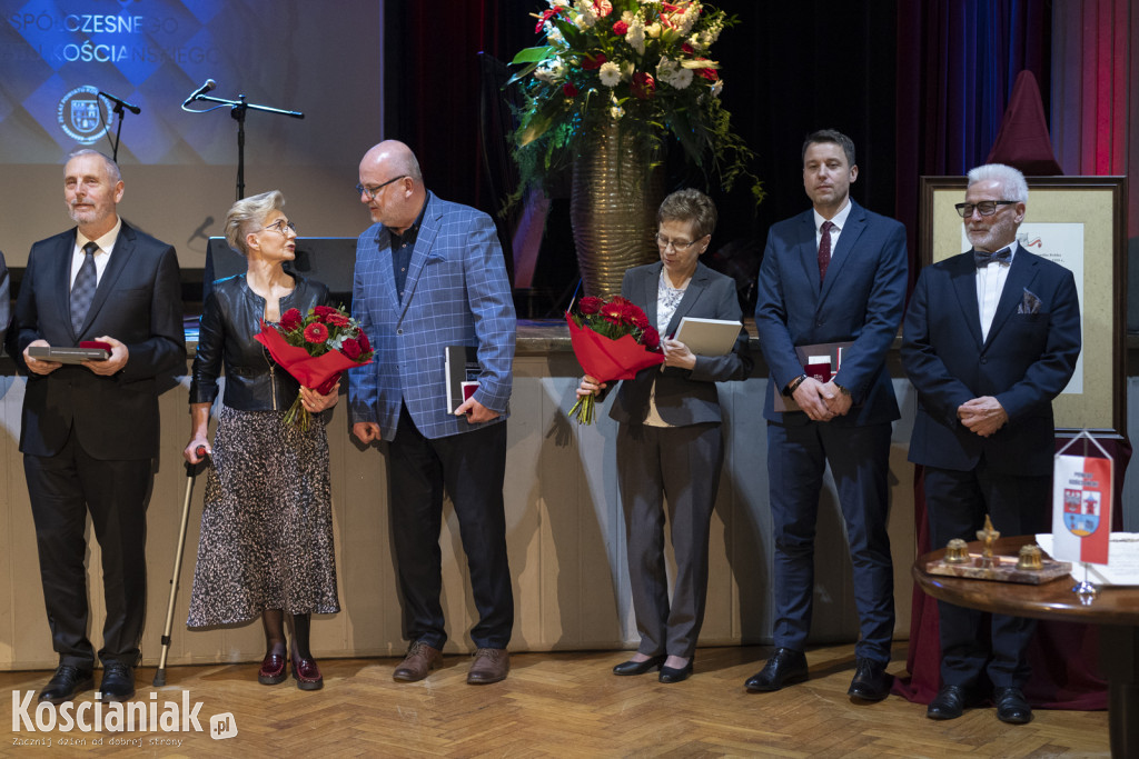 Uroczysta sesja z okazji 25-lecia powiatu