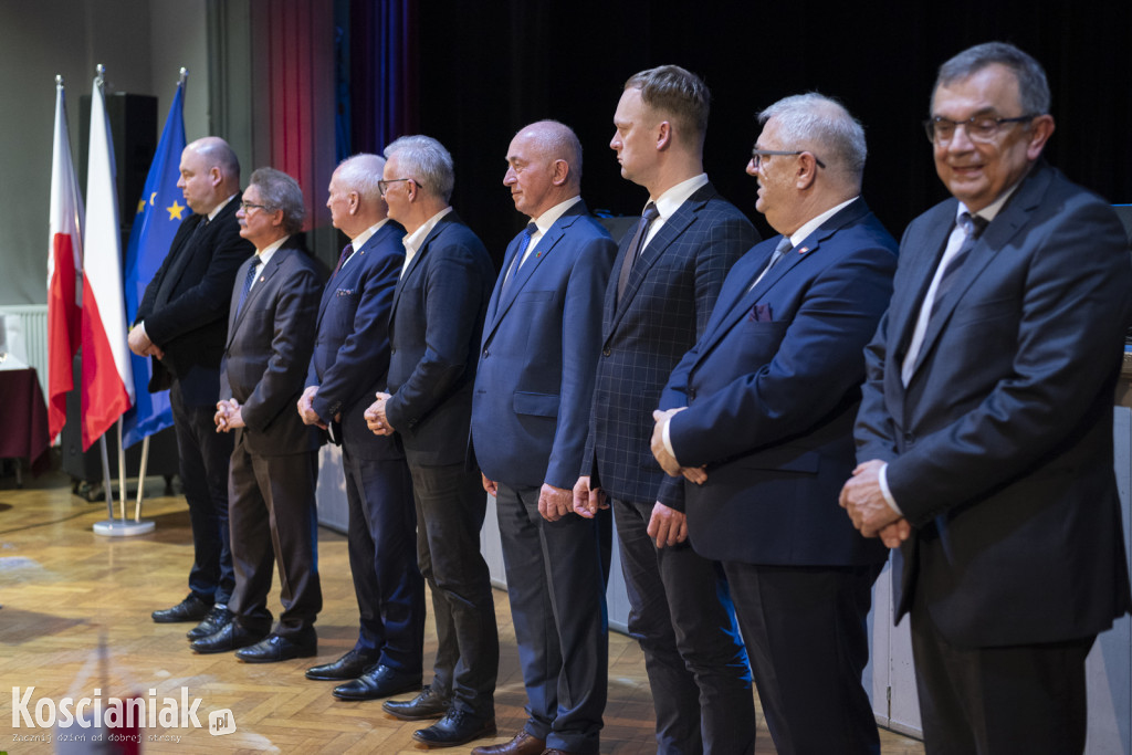 Uroczysta sesja z okazji 25-lecia powiatu