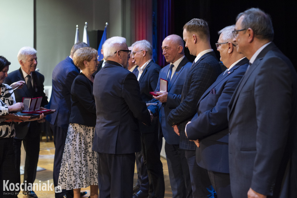 Uroczysta sesja z okazji 25-lecia powiatu
