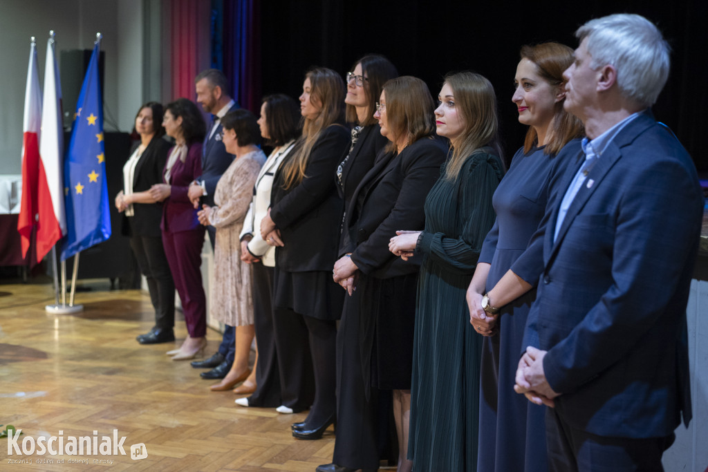 Uroczysta sesja z okazji 25-lecia powiatu