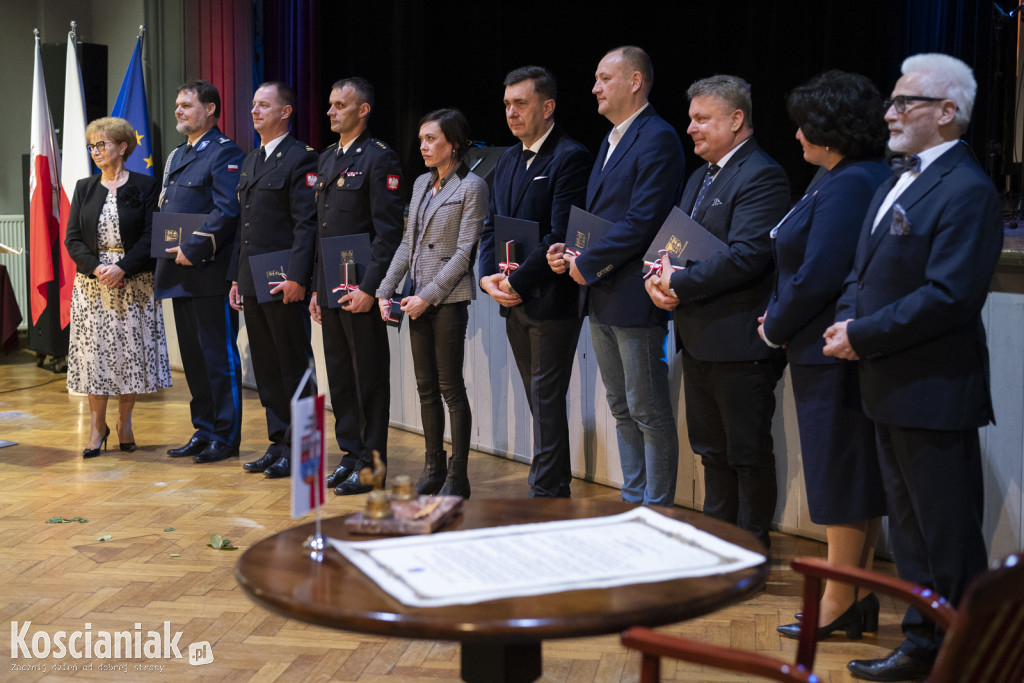 Uroczysta sesja z okazji 25-lecia powiatu
