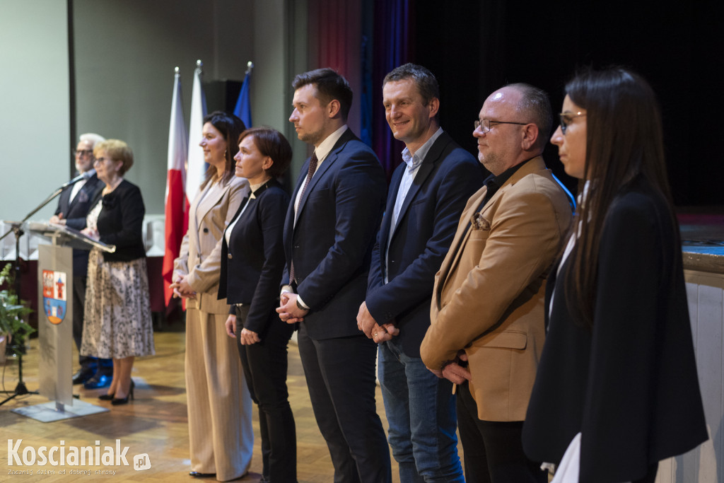 Uroczysta sesja z okazji 25-lecia powiatu