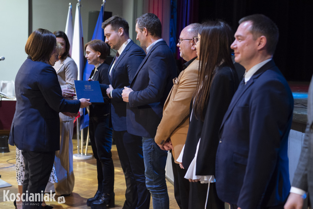 Uroczysta sesja z okazji 25-lecia powiatu