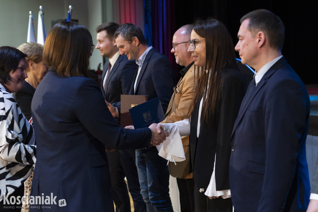 Uroczysta sesja z okazji 25-lecia powiatu