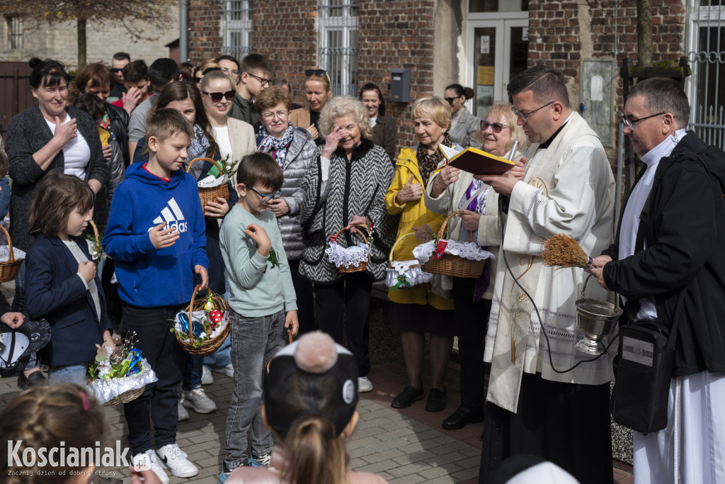 Święcenie pokarmów w Kiełczewie