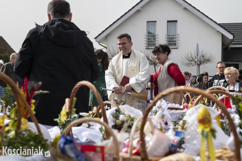 Święcenie pokarmów w Kiełczewie