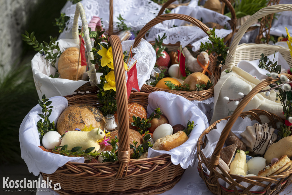 Święcenie pokarmów w Kiełczewie