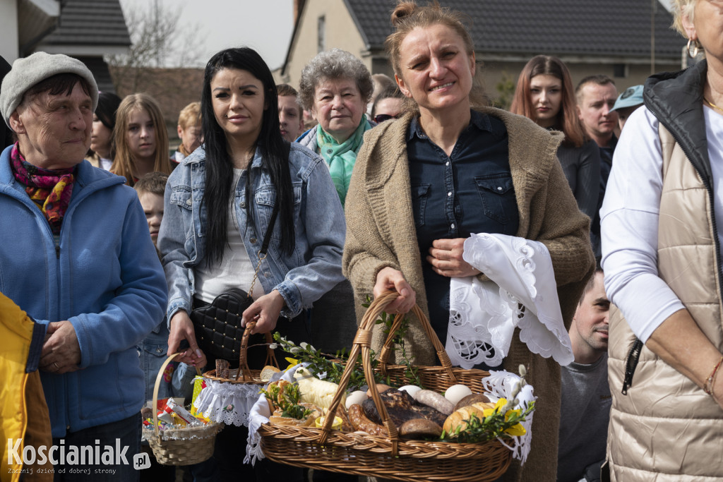 Święcenie pokarmów w Kiełczewie