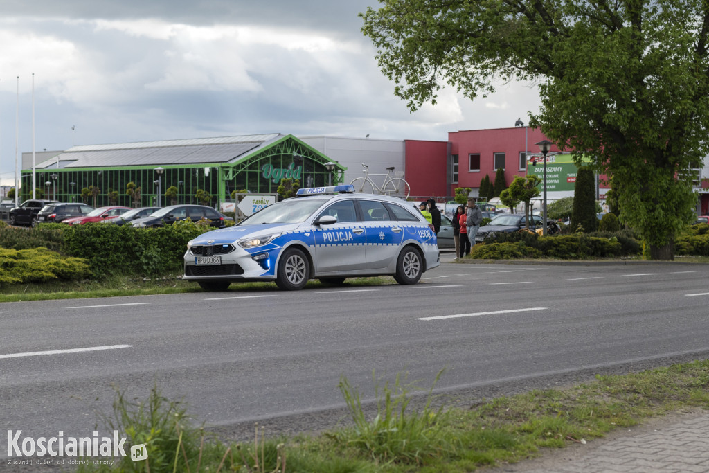 Wyjeżdżając na Gostyńską uderzyła w motocyklistę