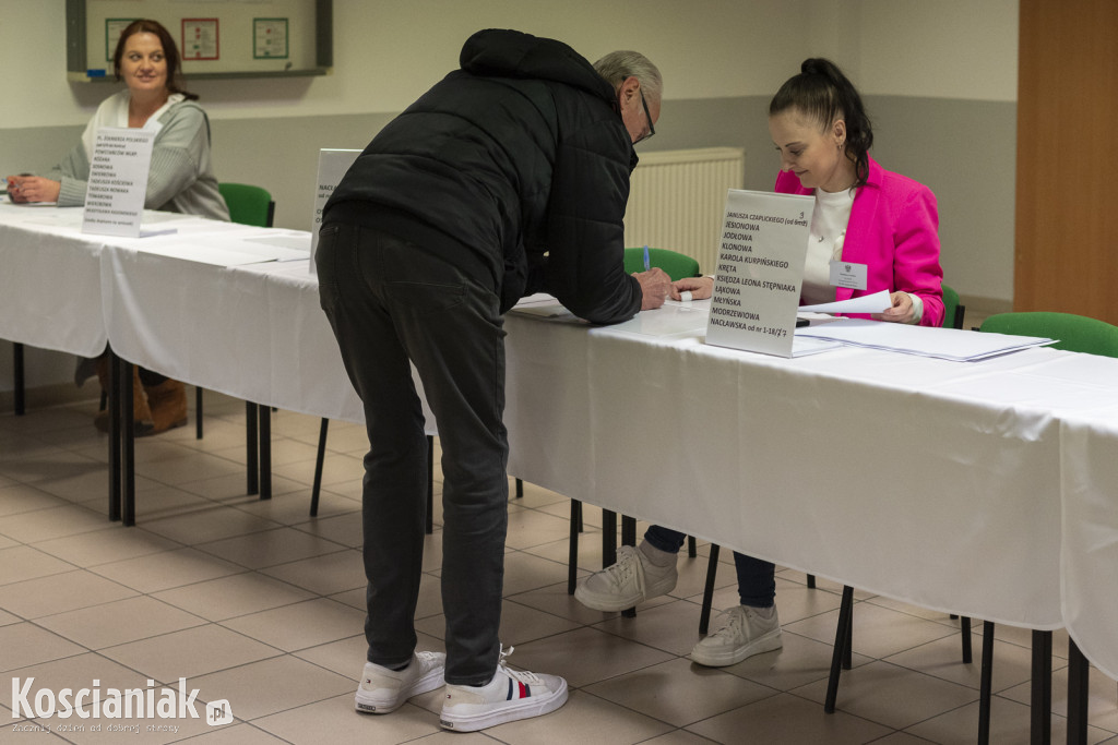 Kościaniacy głosują w II turze wyborów