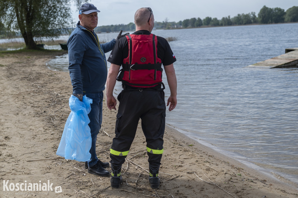 Akcja sprzątania w Nowym Dębcu