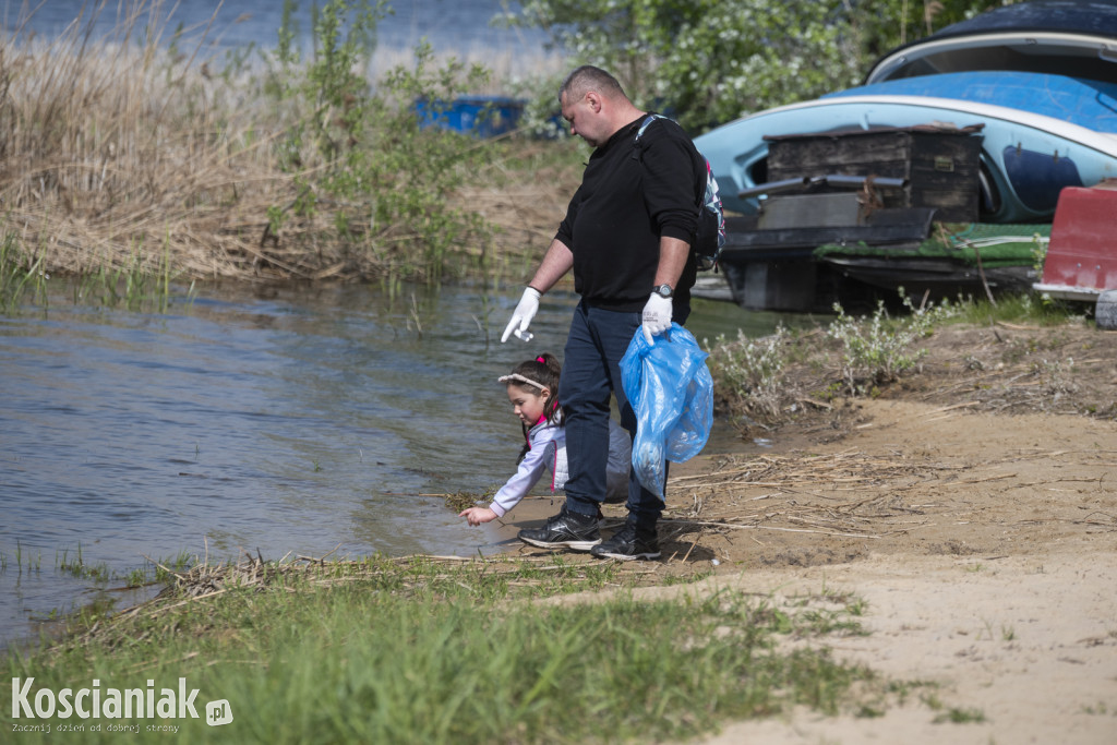 Akcja sprzątania w Nowym Dębcu