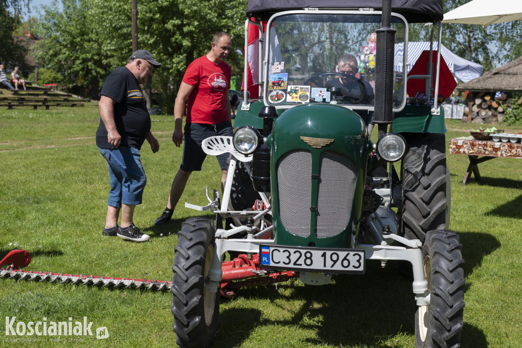 Zlot zabytkowych traktorów 2024 w Soplicowie