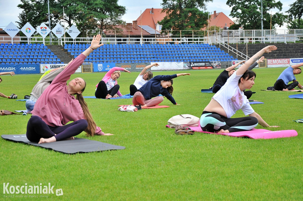 Joga na stadionie z Przystanią Mocy