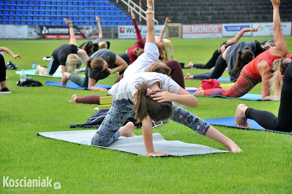 Joga na stadionie z Przystanią Mocy