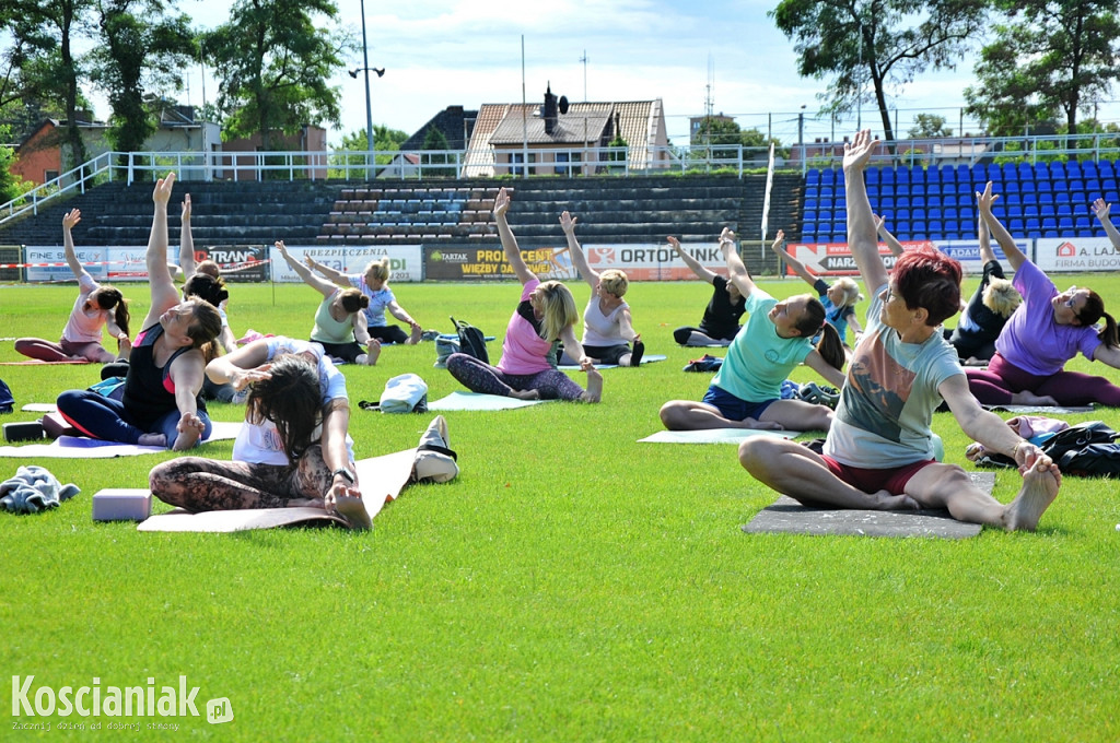 Joga na stadionie z Przystanią Mocy