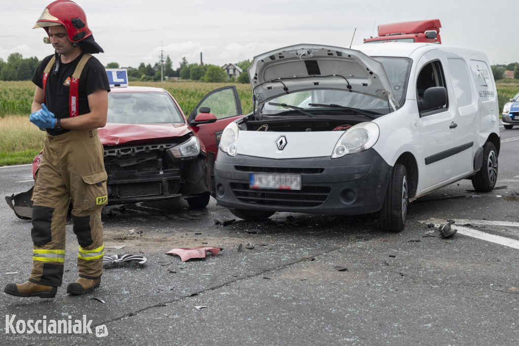 Zderzenie trzech aut na pechowym skrzyżowaniu