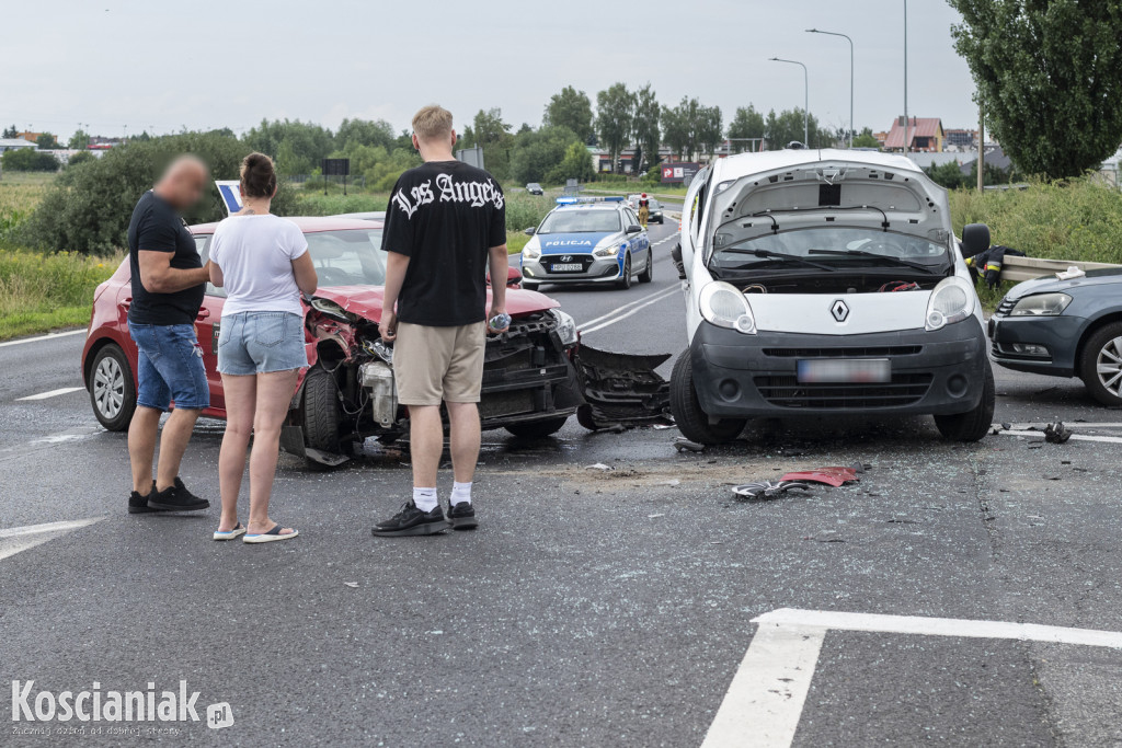 Zderzenie trzech aut na pechowym skrzyżowaniu