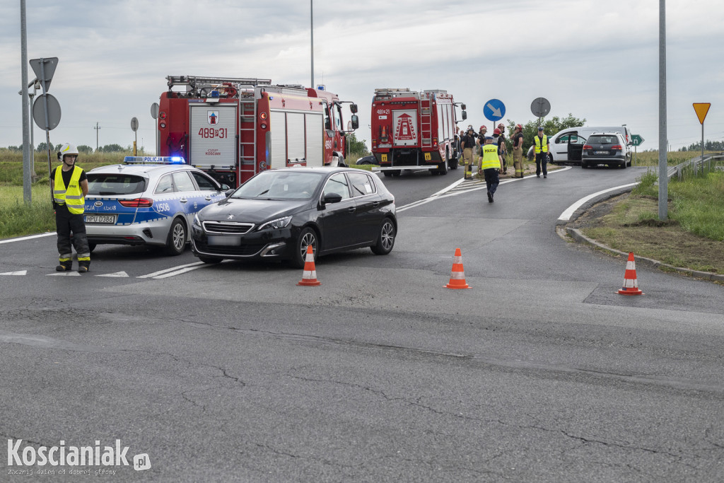 Zderzenie trzech aut na pechowym skrzyżowaniu