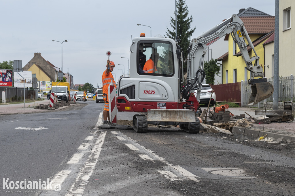 Remont Poznańskiej: drogowcy zaczęli drugi odcinek [ZDJĘCIA]