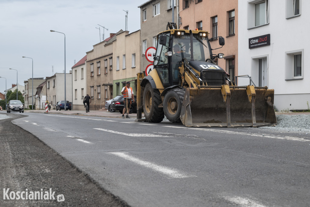 Remont Poznańskiej: drogowcy zaczęli drugi odcinek [ZDJĘCIA]