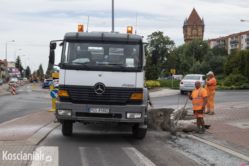 Remont Poznańskiej: drogowcy zaczęli drugi odcinek [ZDJĘCIA]