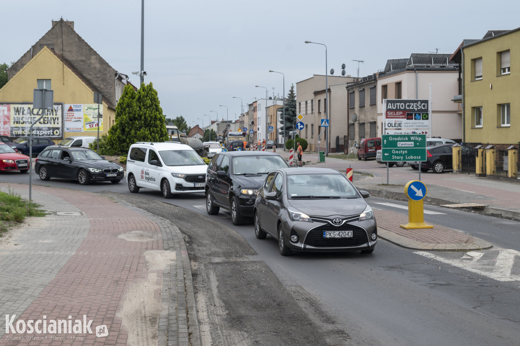 Remont Poznańskiej: drogowcy zaczęli drugi odcinek [ZDJĘCIA]