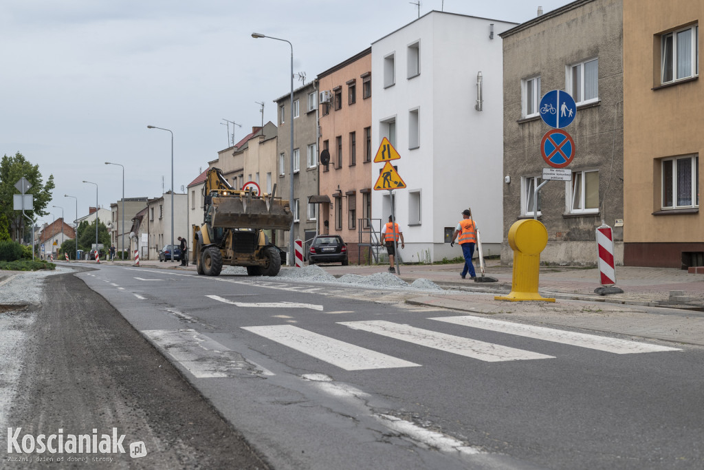 Remont Poznańskiej: drogowcy zaczęli drugi odcinek [ZDJĘCIA]