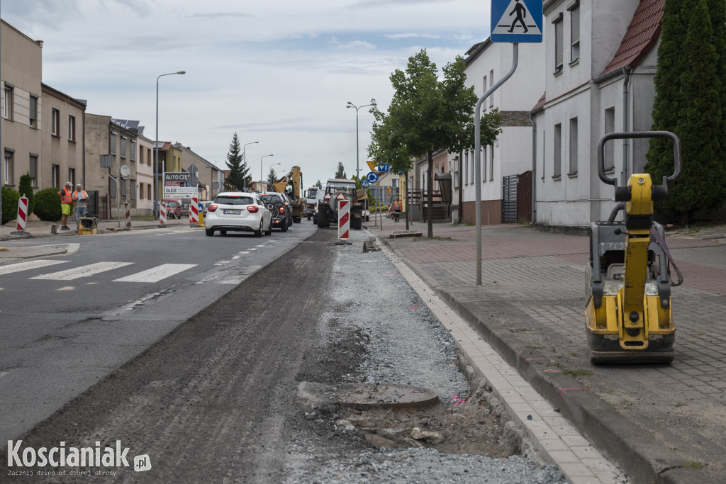 Remont Poznańskiej: drogowcy zaczęli drugi odcinek [ZDJĘCIA]