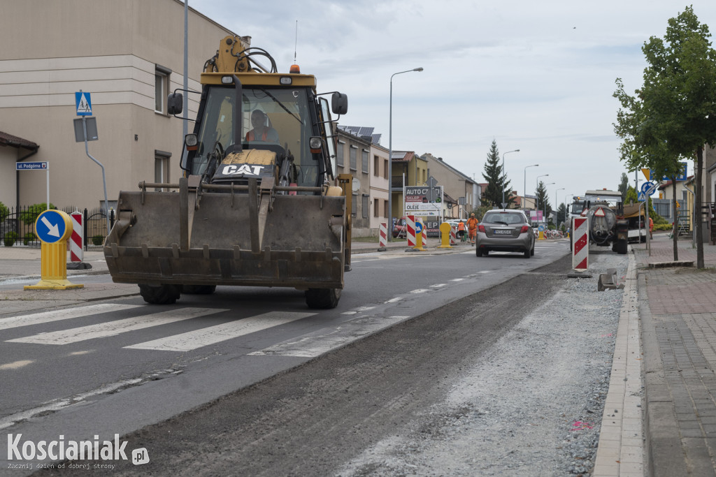 Remont Poznańskiej: drogowcy zaczęli drugi odcinek [ZDJĘCIA]