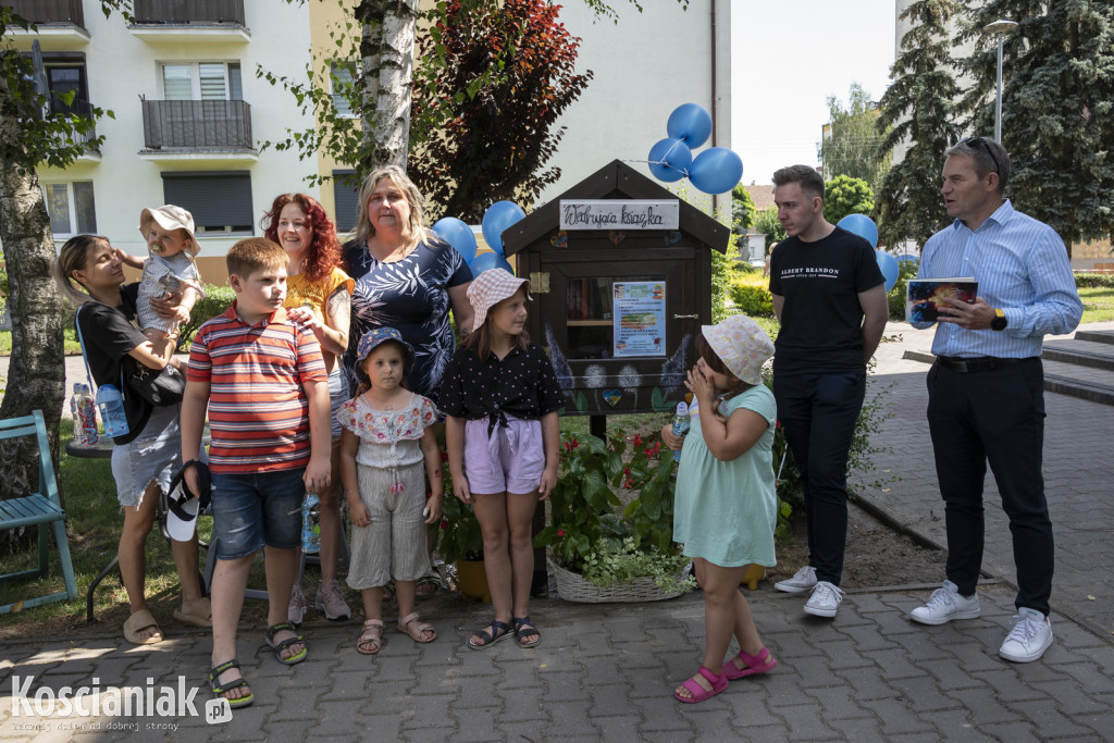 „Wędrująca książka” stanęła na os. Piastowskim