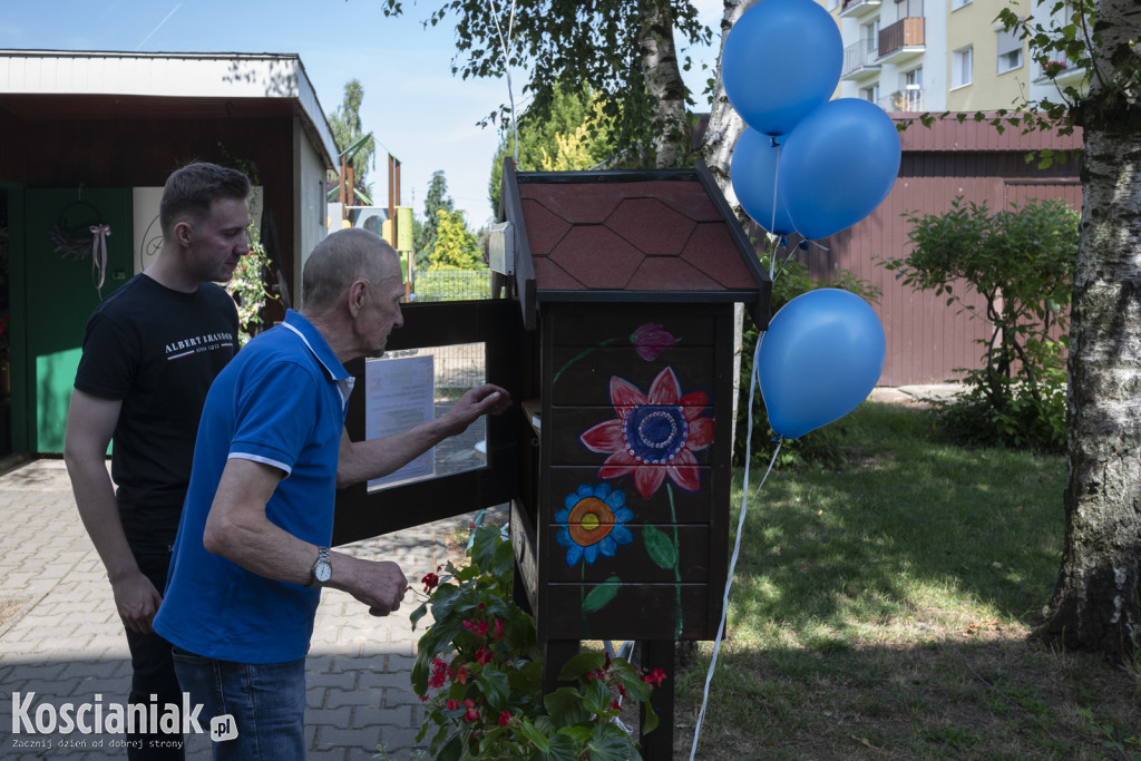 „Wędrująca książka” stanęła na os. Piastowskim