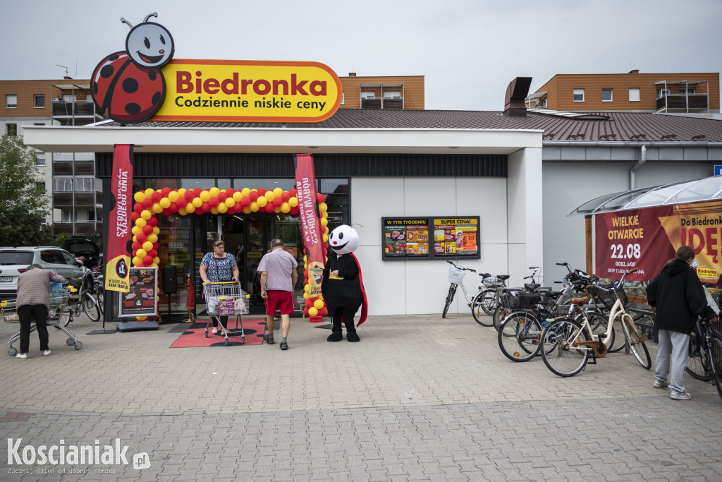 Tłumy klientów na otwarciu Biedronki