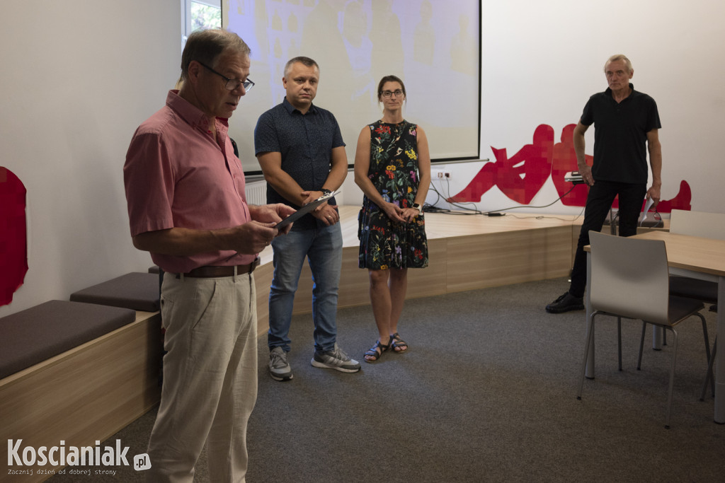 Wystawa „Fotografowie wędrowni” w bibliotece