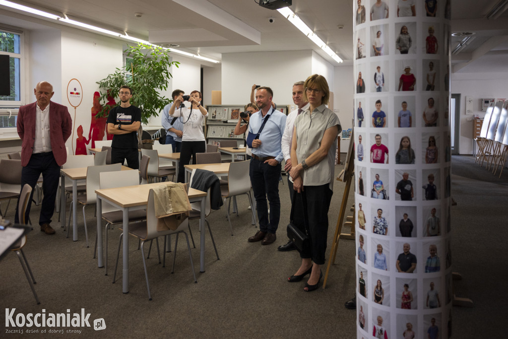 Wystawa „Fotografowie wędrowni” w bibliotece