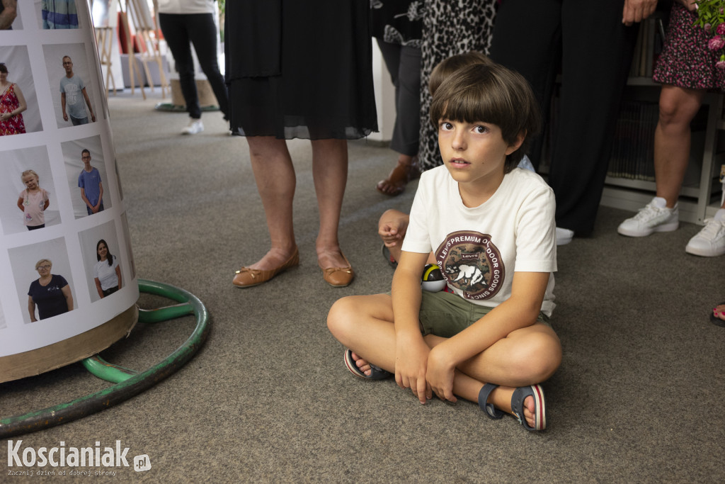 Wystawa „Fotografowie wędrowni” w bibliotece